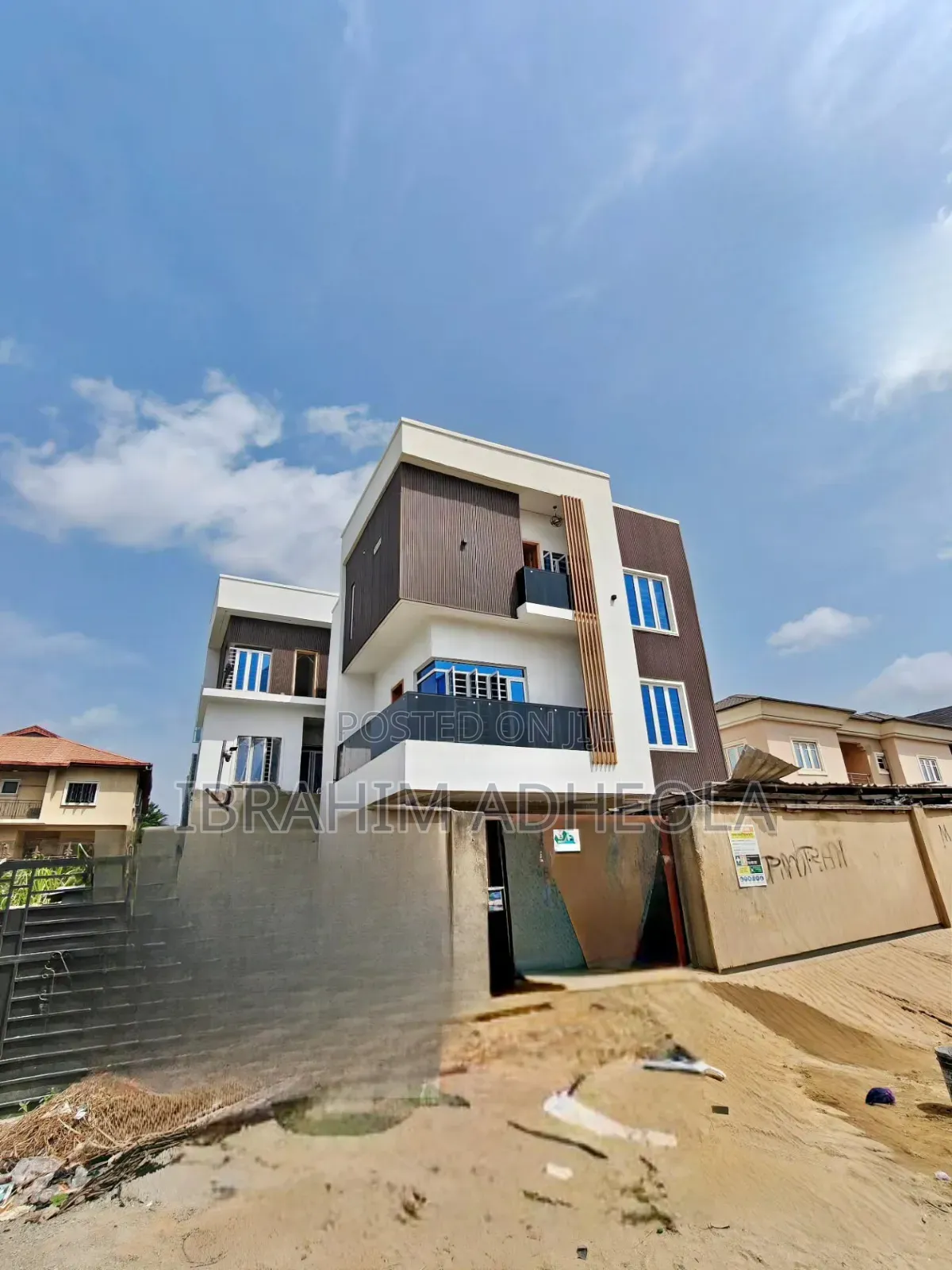 4bdrm Duplex in Millennium Estate, Millenuim/UPS for sale in Millenuim/UPS