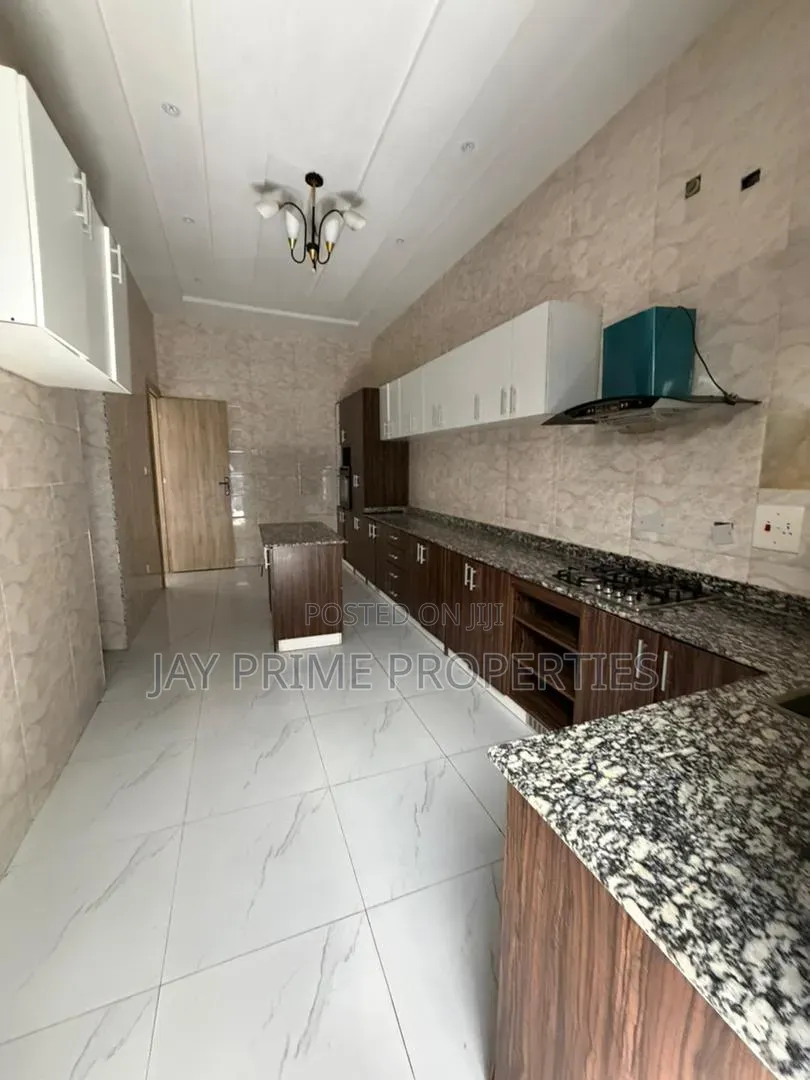 4bdrm Duplex in Orchid Road,Dpk, Lekki for rent in Lekki