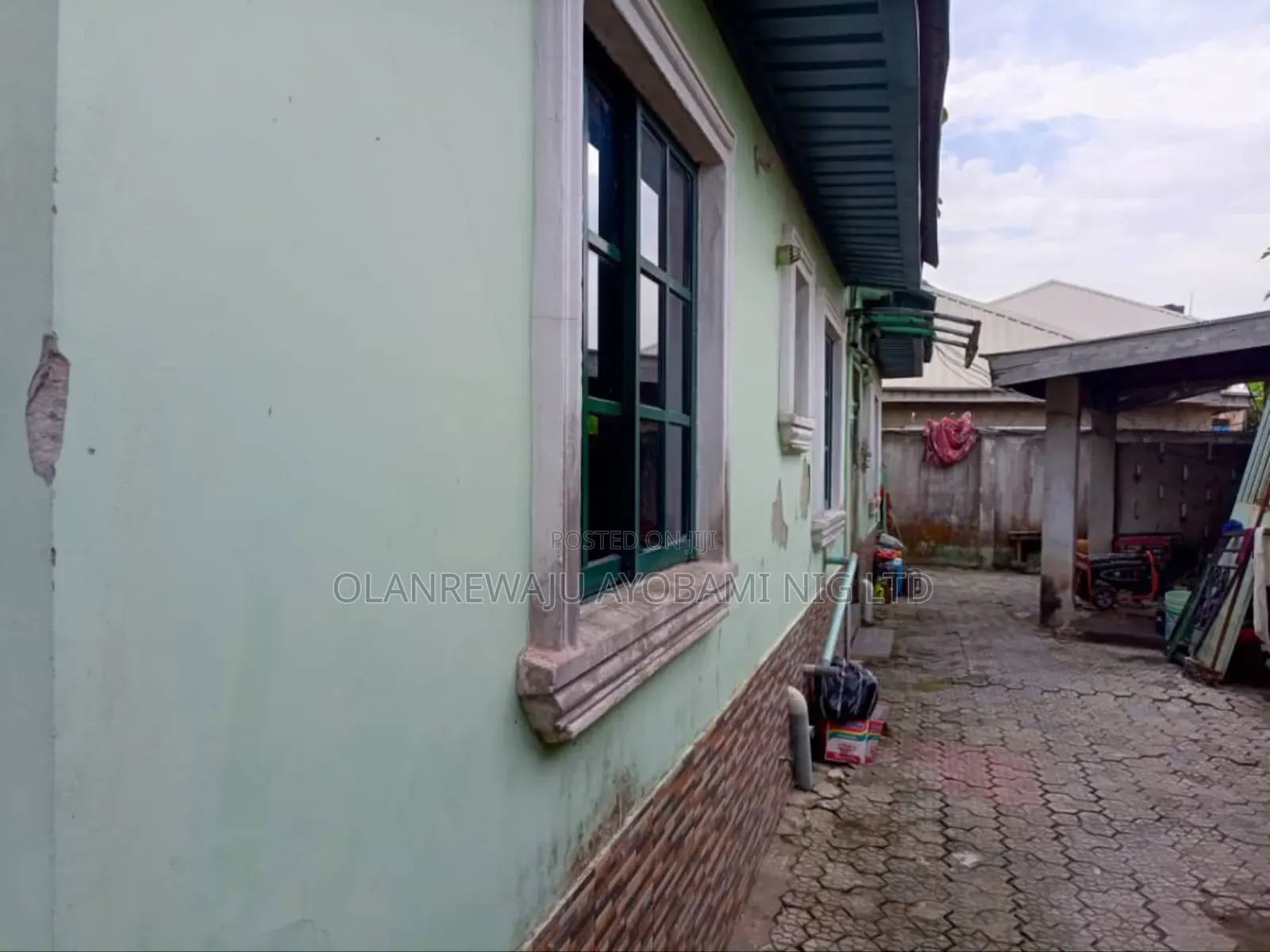 12bdrm House in Awoyaya for sale in Awoyaya