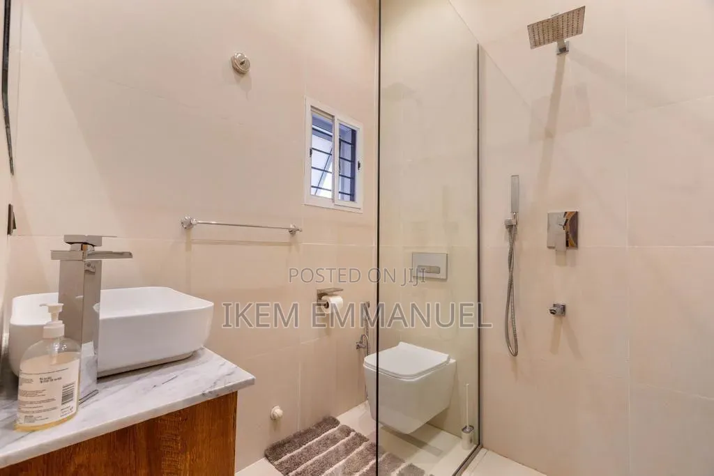 ‎ 1 Bedroom Apartment With Top Notch Amenities Available. in Lekki Phase 1