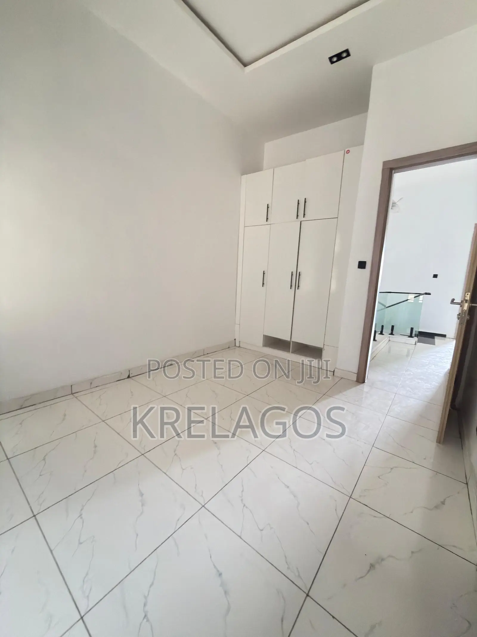 4bdrm Duplex in Orchid, Chevron for rent in Chevron