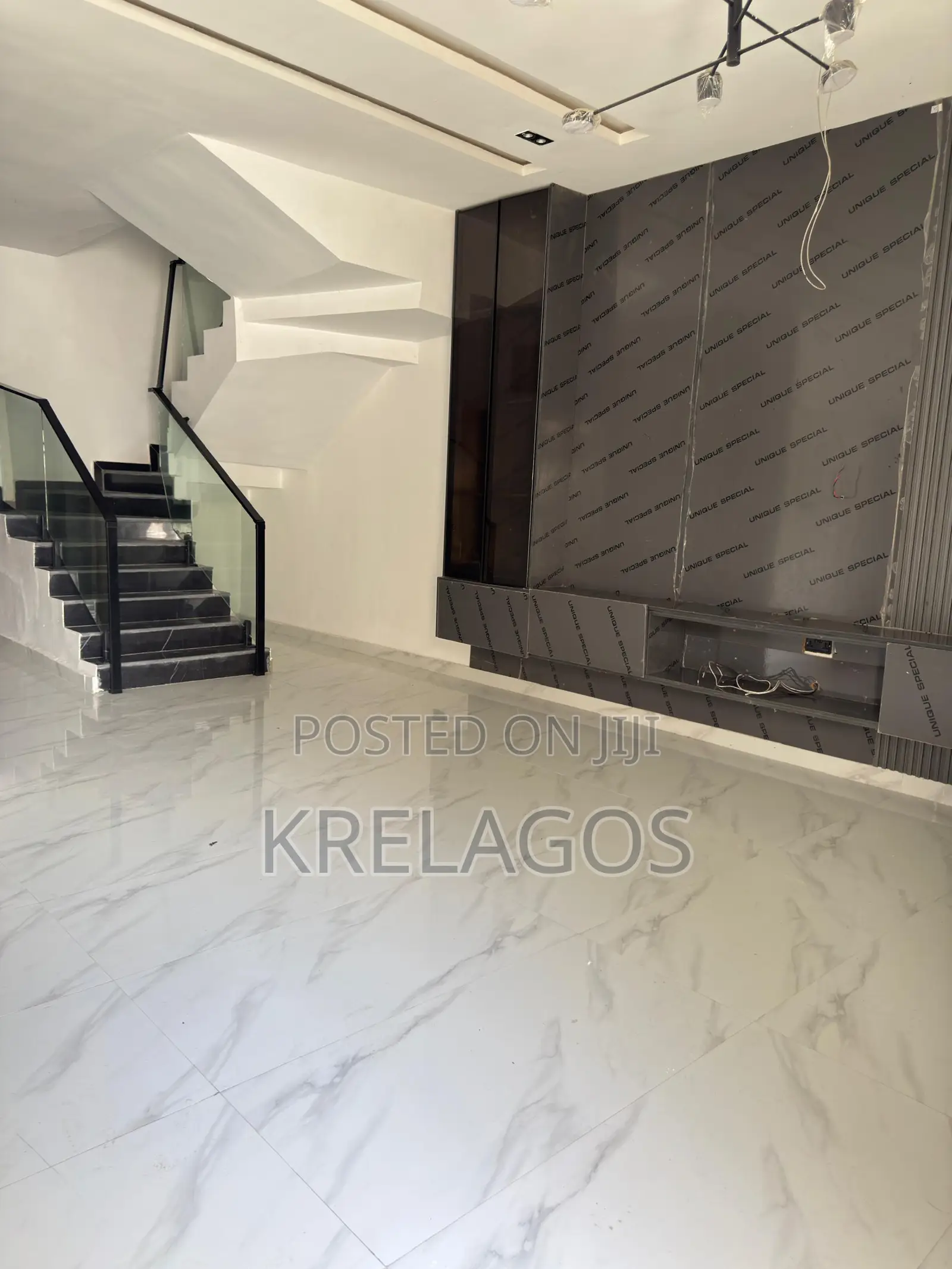 4bdrm Duplex in Orchid, Chevron for rent in Chevron