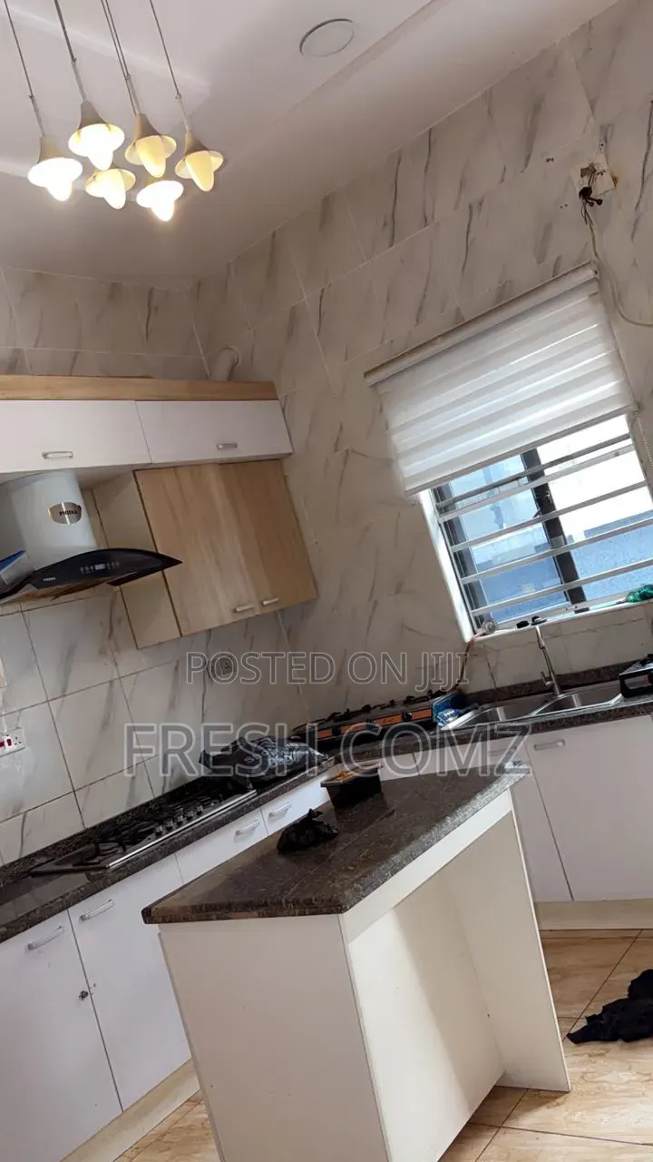 1bdrm Apartment in Orchid Road Lekki for rent in Lekki Phase 1