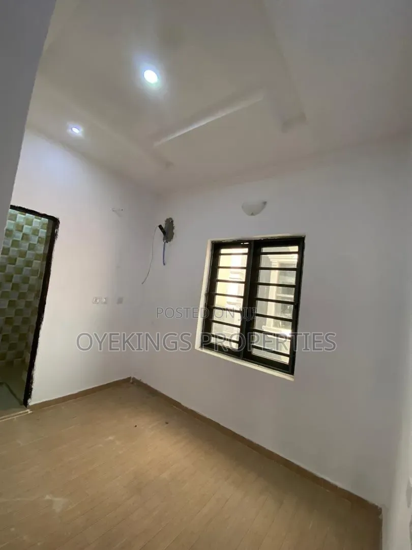 2bdrm Block of Flats in Red Gate, Oluyole Estate for rent in Oluyole Estate