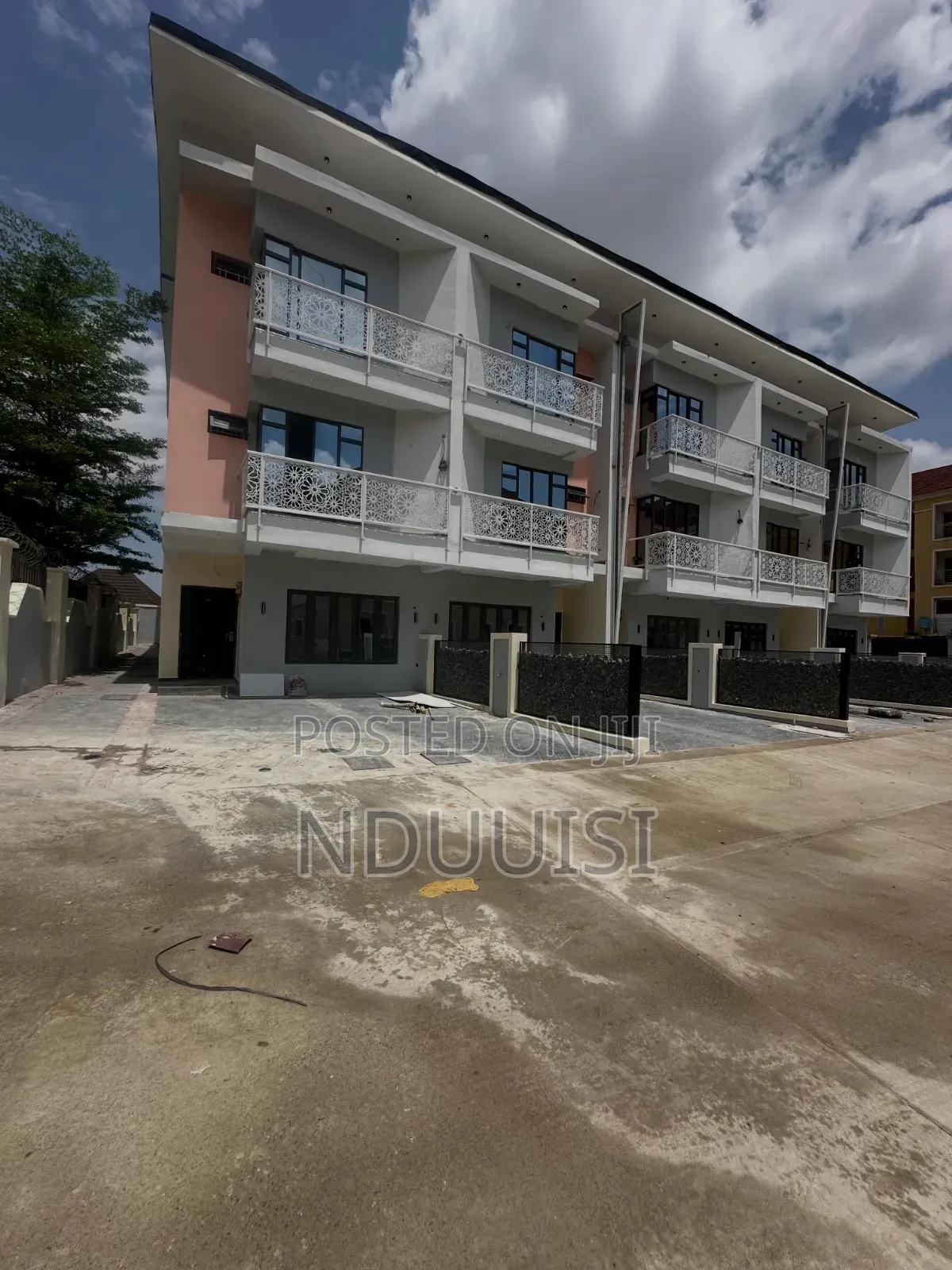 4bdrm Townhouse/Terrace in Guzape District for sale in Guzape District