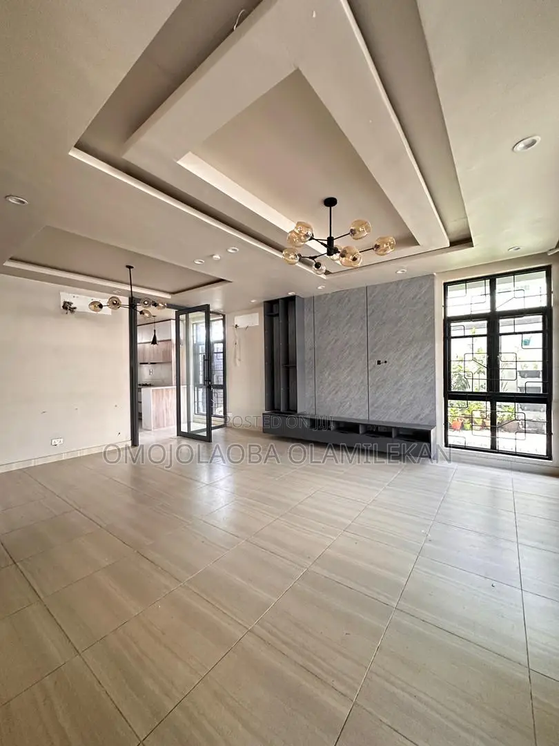 4bdrm Duplex in Lekki Phase 1 for rent in Lekki Phase 1