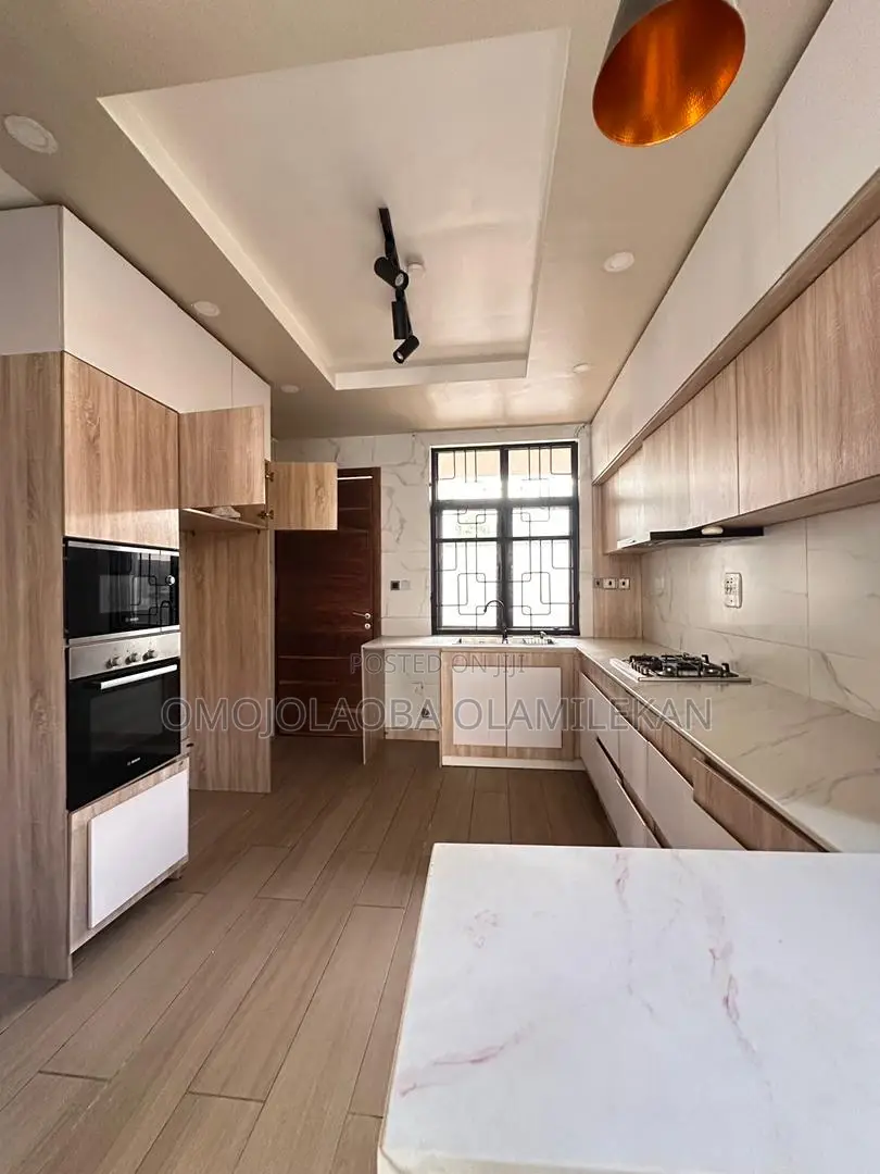 4bdrm Duplex in Lekki Phase 1 for rent in Lekki Phase 1