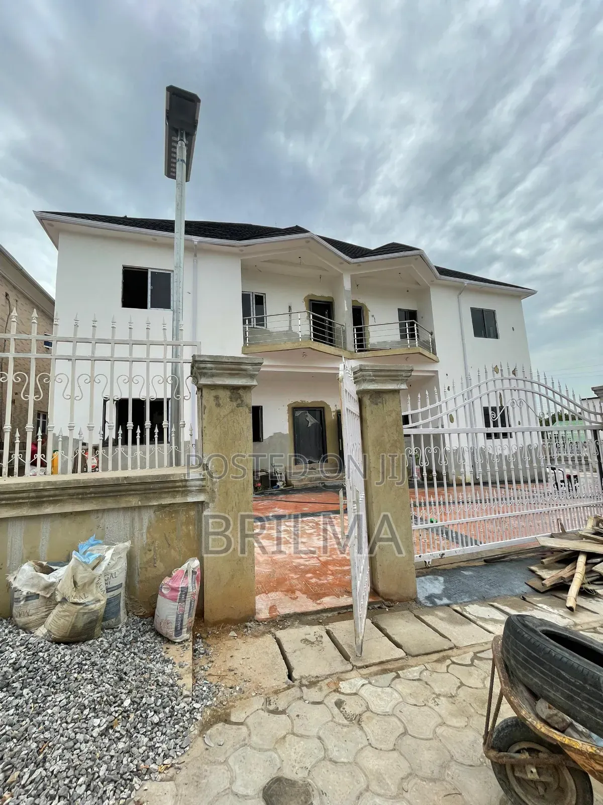 Massive Office Space for Sale in Zone 5 / Wuse