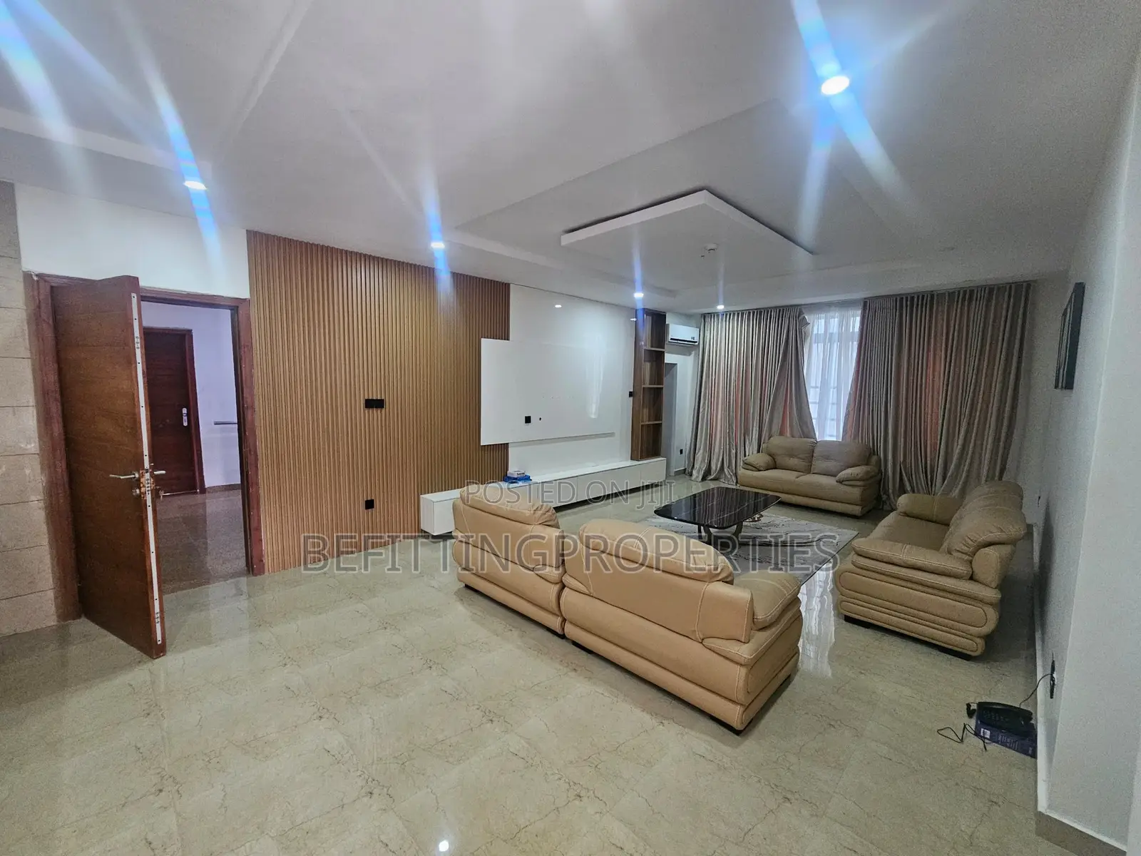 Furnished 3bdrm Apartment in Victoria Island for sale in Victoria Island