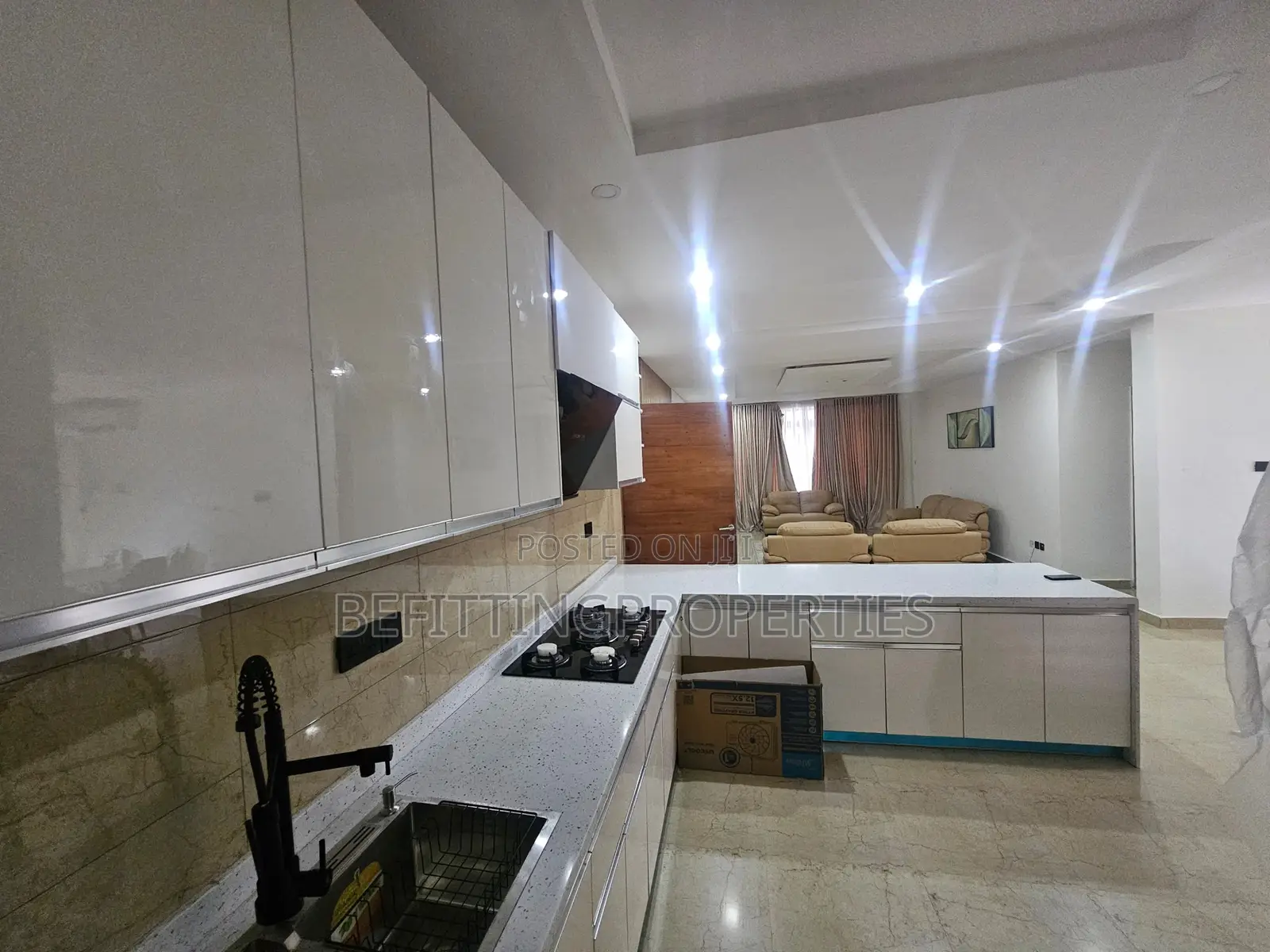 Furnished 3bdrm Apartment in Victoria Island for sale in Victoria Island
