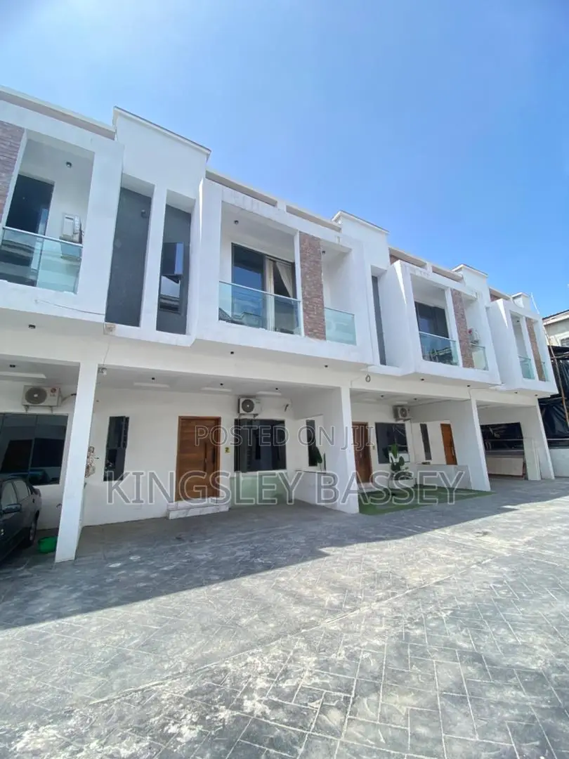 Furnished 3bdrm Duplex in Orchid Road, Chevron for sale in Chevron