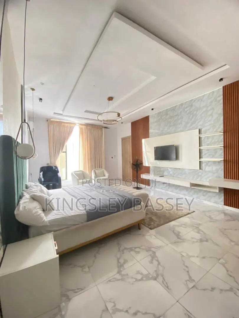 Furnished 3bdrm Duplex in Orchid Road, Chevron for sale in Chevron