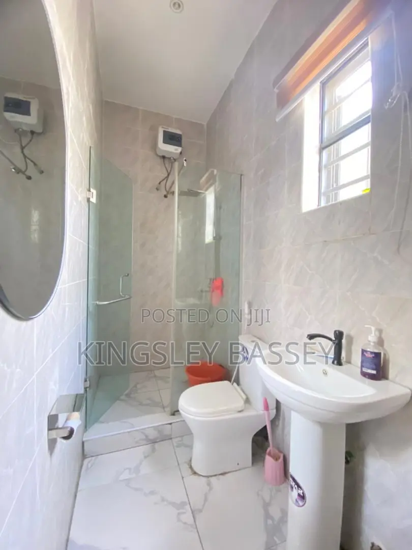 Furnished 3bdrm Duplex in Orchid Road, Chevron for sale in Chevron