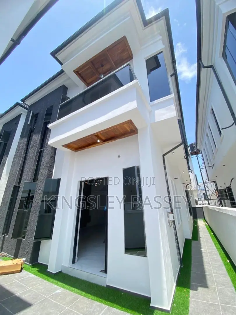 4bdrm Duplex in Orchid, Chevron for sale in Chevron