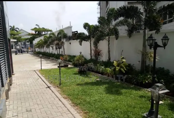 Commercial Building for Sale in Victoria Island Lagos in Victoria Island