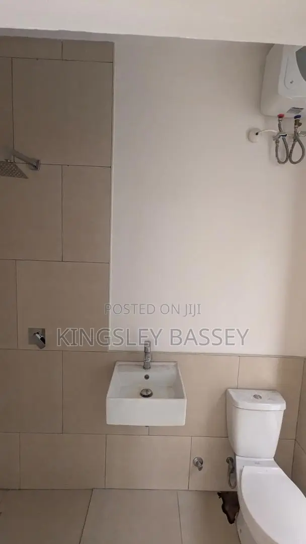 2bdrm Apartment in Osapa for sale in Osapa london