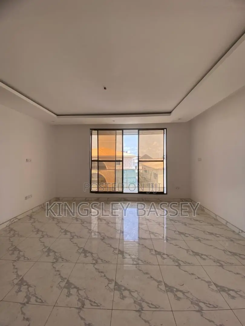 4bdrm Duplex in Ologolo for sale in Ologolo