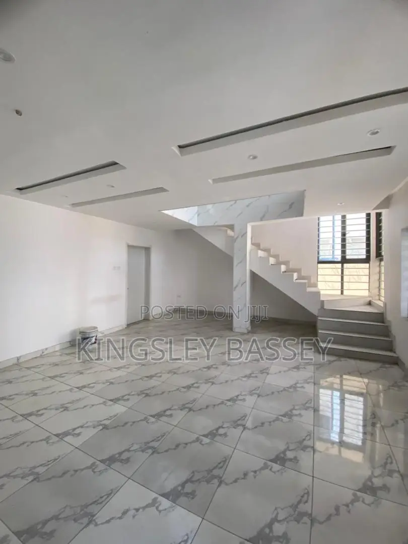 4bdrm Duplex in Ologolo for sale in Ologolo
