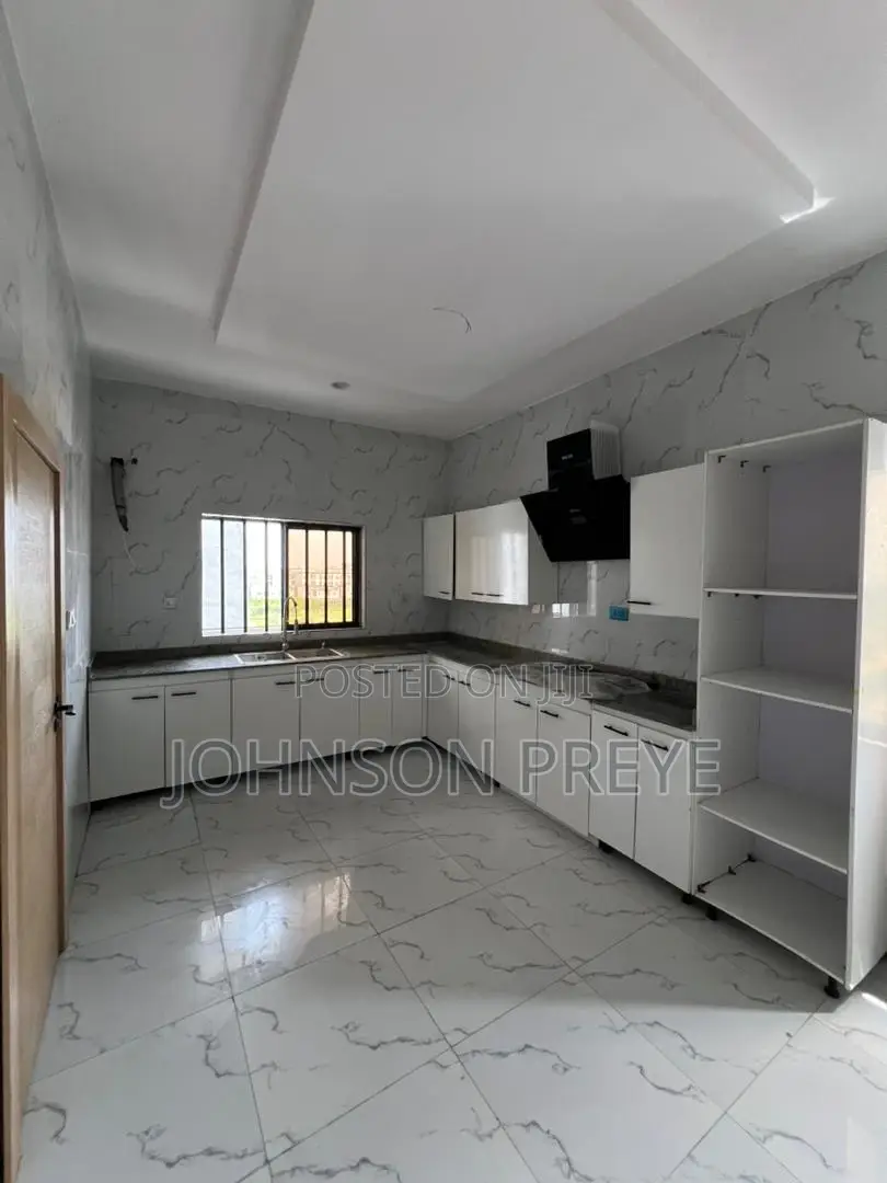 2bdrm Apartment in Lekki Phase 1 for rent in Lekki Phase 1