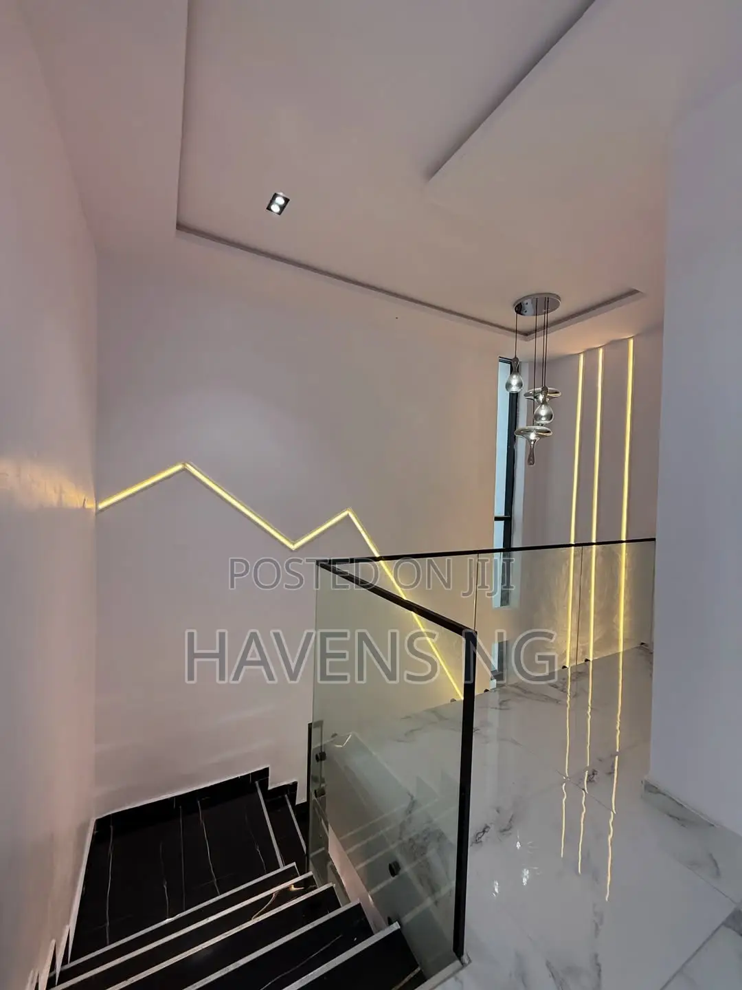 5bdrm Duplex in Ikota for sale in Ikota