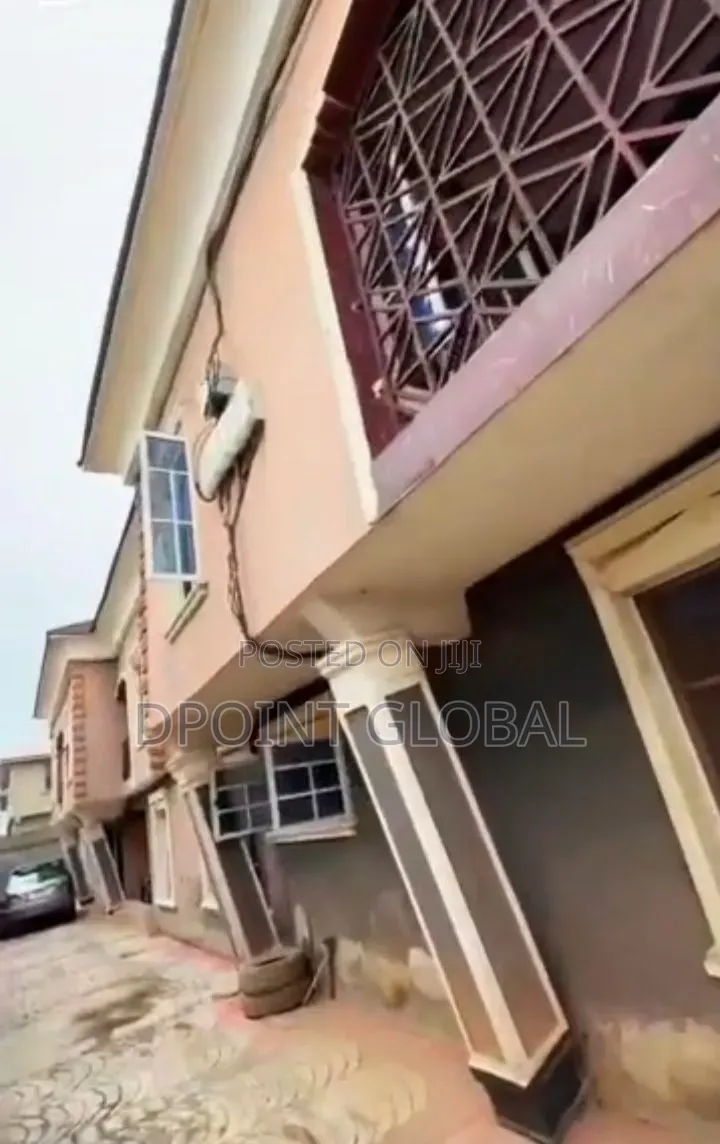 11bdrm Duplex in In Estate, Abule Egba for sale in Abule Egba