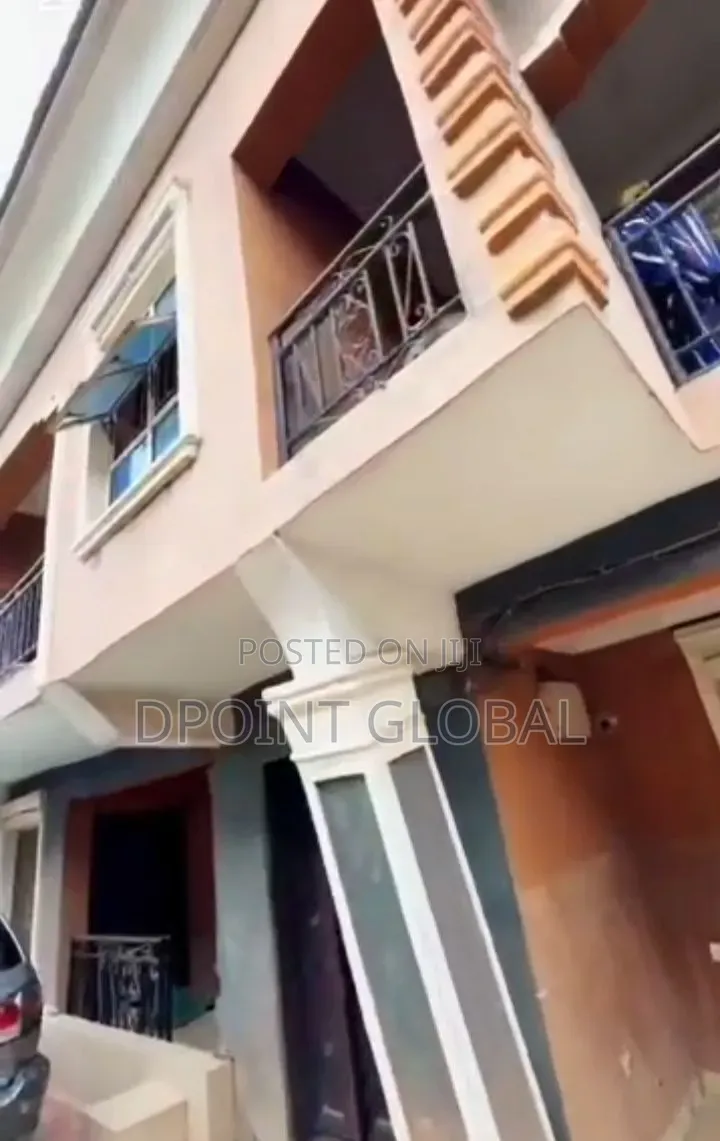 11bdrm Duplex in In Estate, Abule Egba for sale in Abule Egba