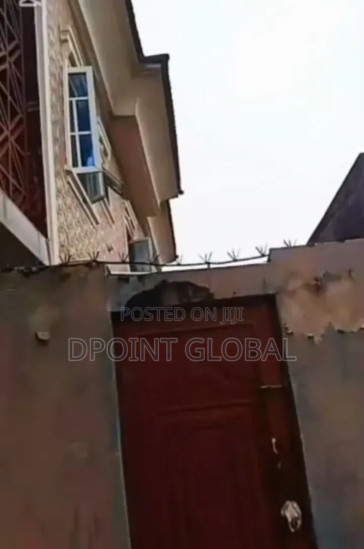 11bdrm Duplex in In Estate, Abule Egba for sale in Abule Egba