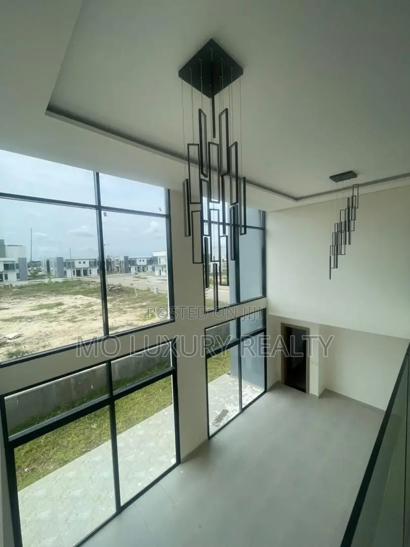 5bdrm Apartment in Lekki Phase 2 for rent in Lekki Phase 2
