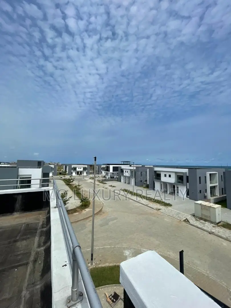 5bdrm Apartment in Lekki Phase 2 for rent in Lekki Phase 2