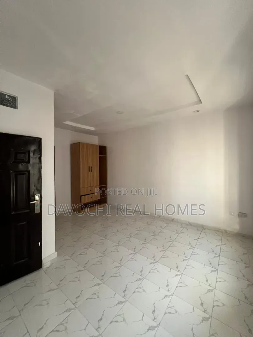 3bdrm Duplex in Ikota for rent in Ikota