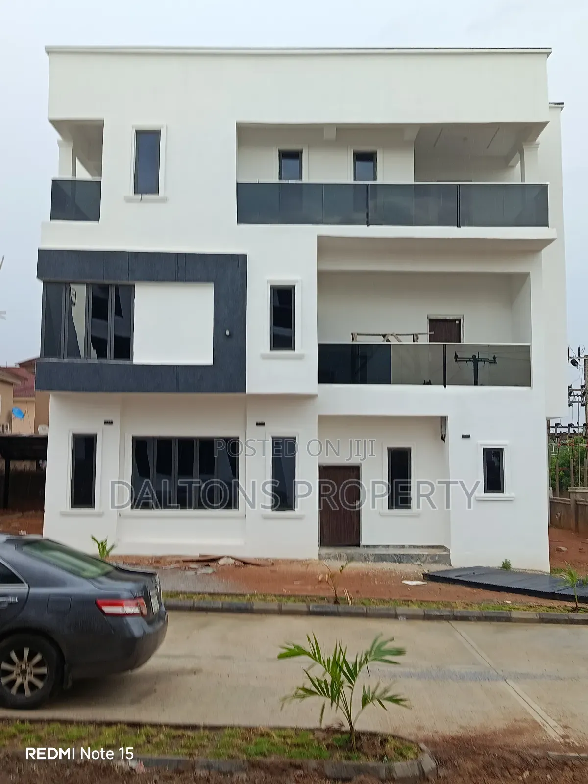 6bdrm Duplex in Naskaze Home, Lugbe District for sale in Lugbe District