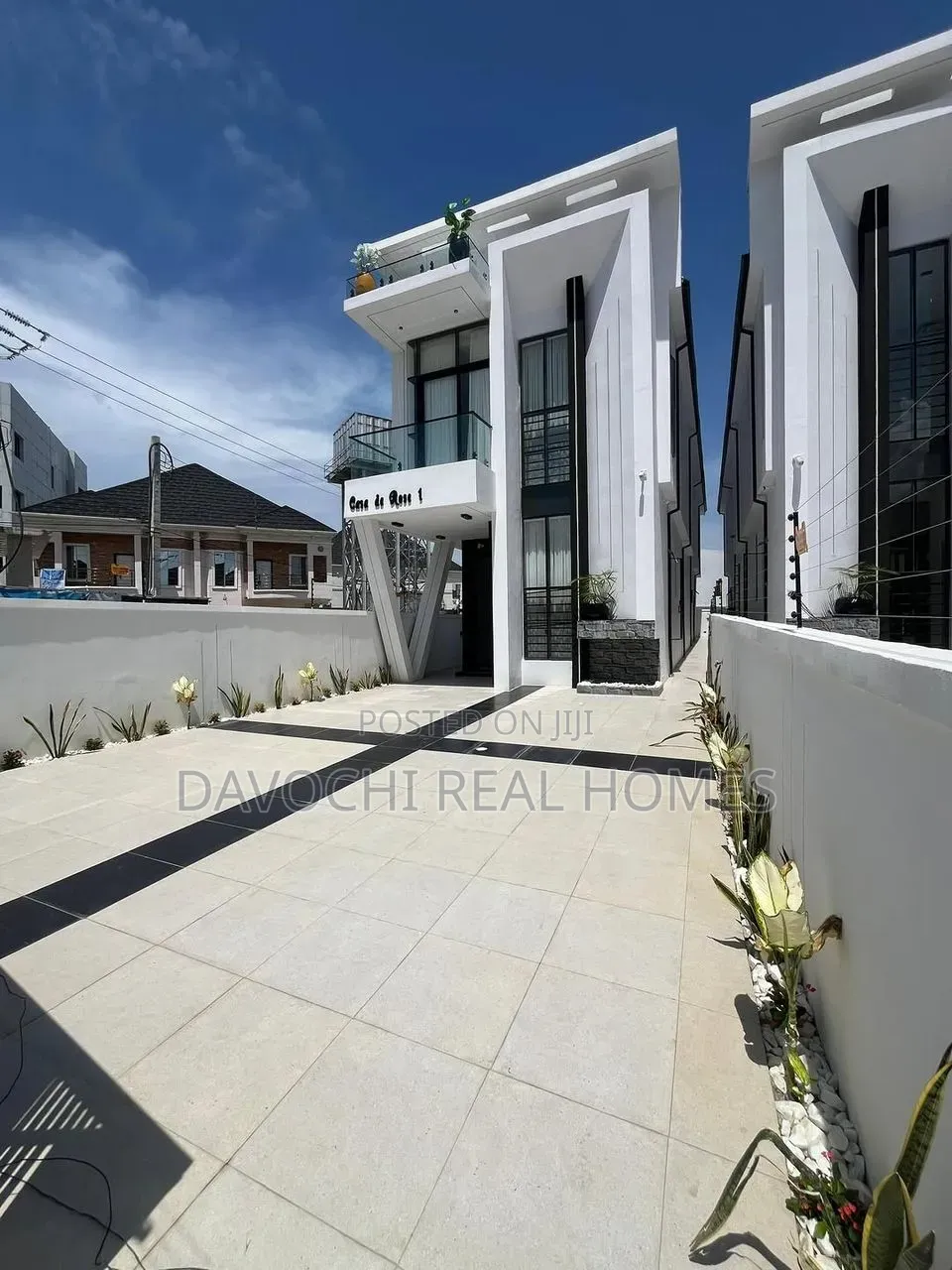5bdrm Duplex in Ikota for sale in Ikota