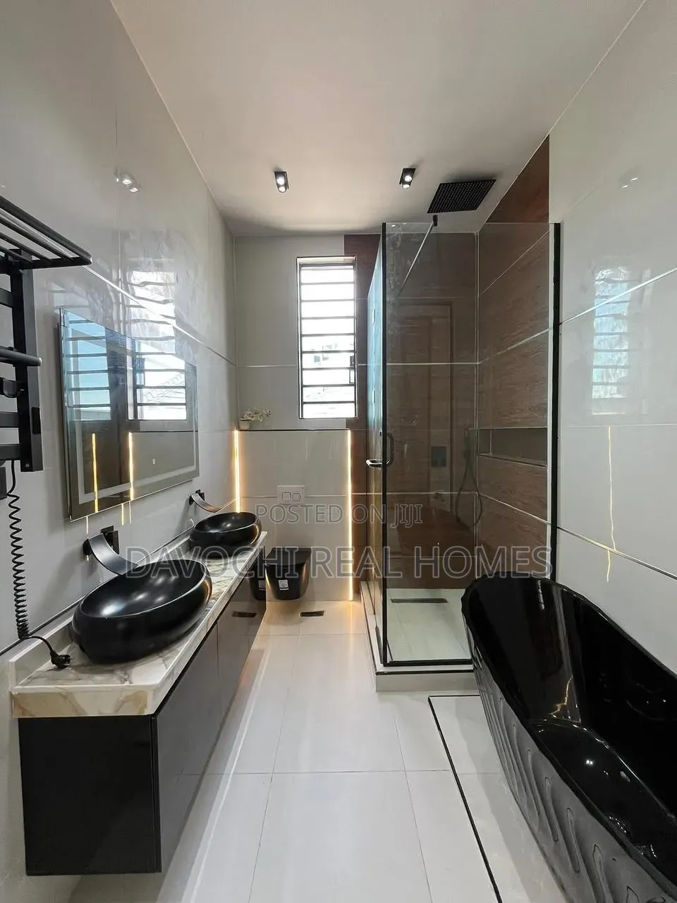 5bdrm Duplex in Ikota for sale in Ikota