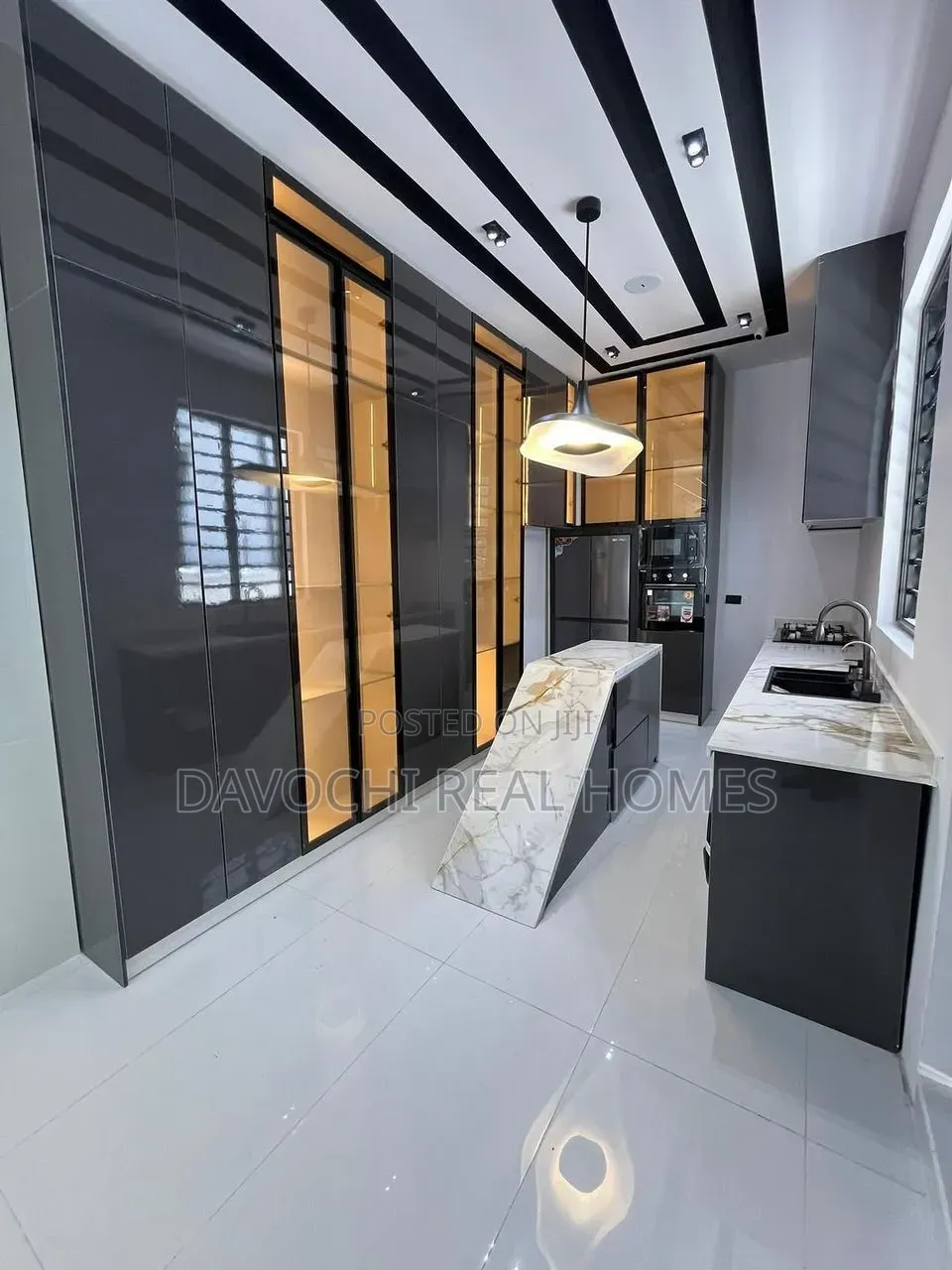 5bdrm Duplex in Ikota for sale in Ikota