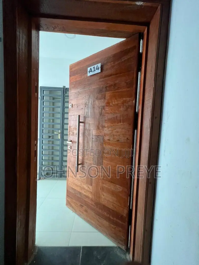 3bdrm Apartment in Gbangbala Street for rent in Ikate