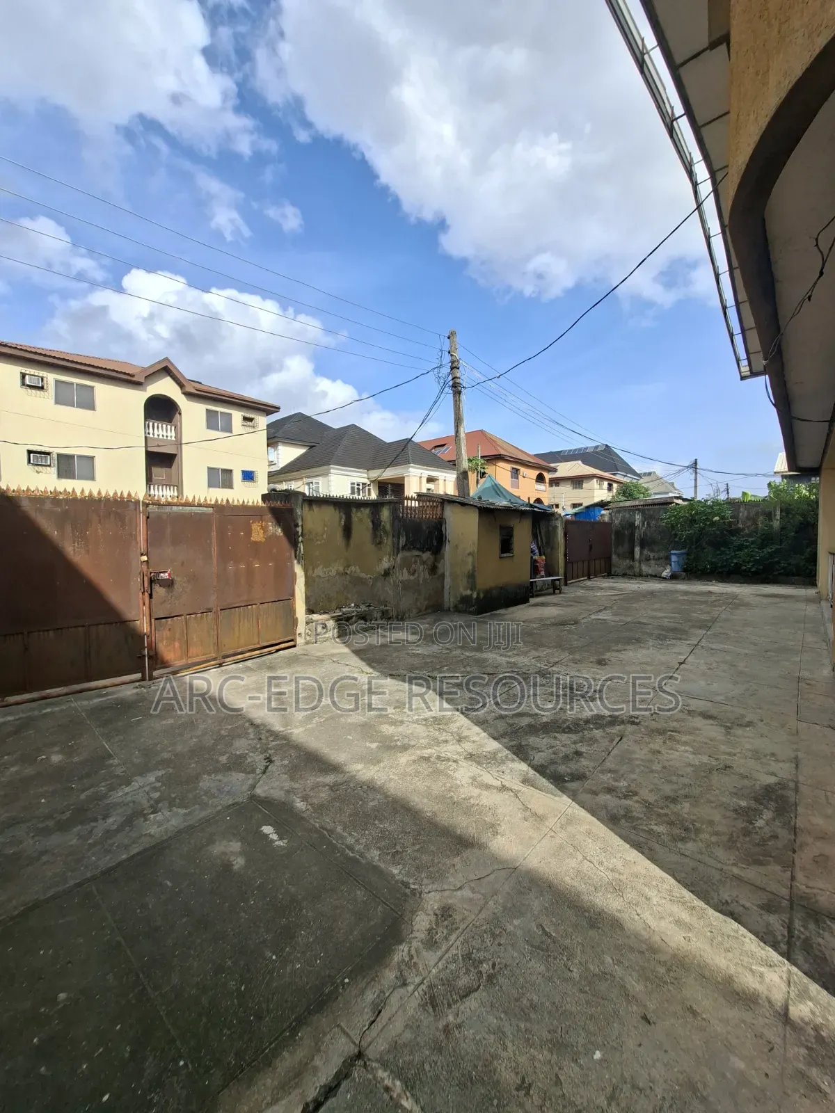 3bdrm Block of Flats in Ago Palace for sale in Ago Palace