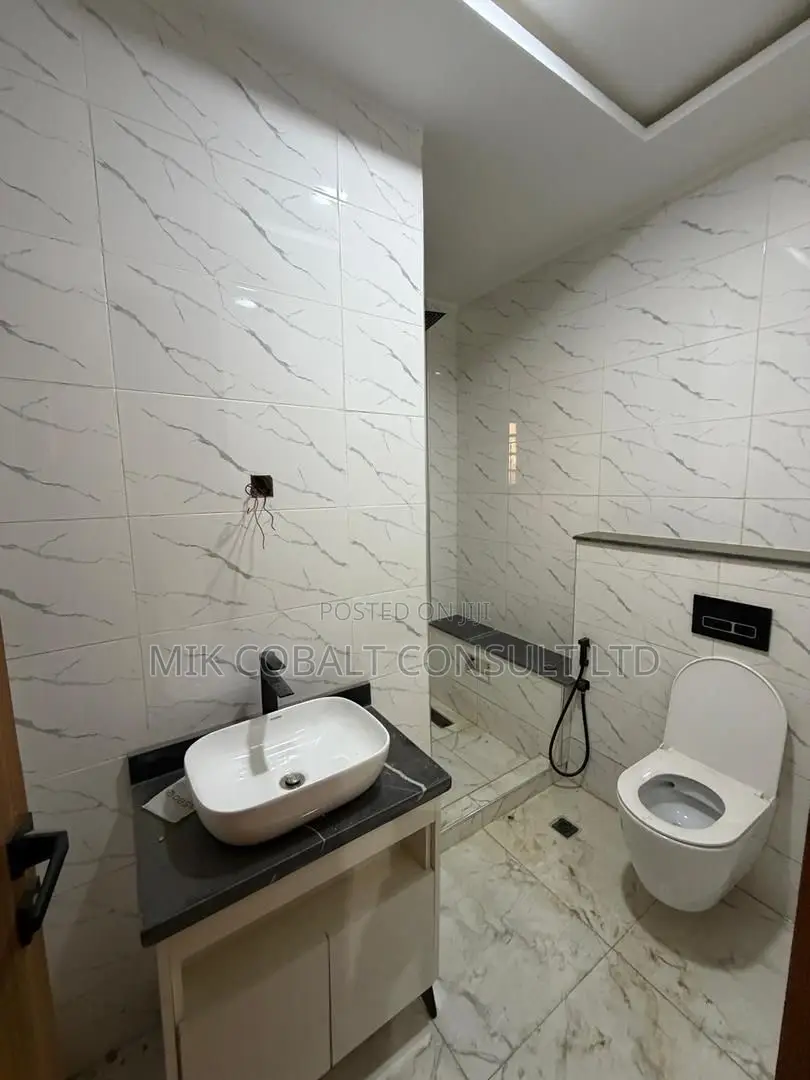 4bdrm Townhouse/Terrace in Gilmor, Jahi for sale in Jahi