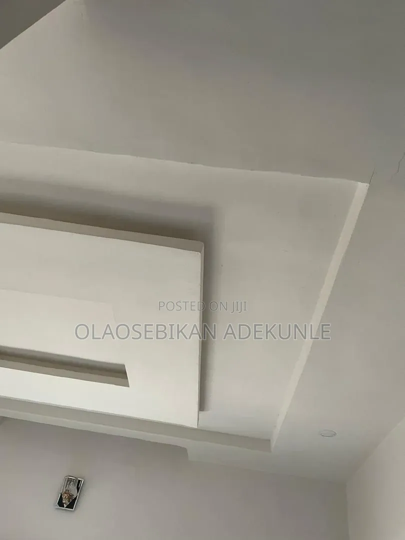 2bdrm Bungalow in Akala Express, Akobo for sale in Akobo