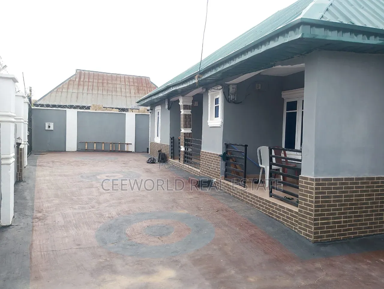 3bdrm Apartment in Oloosa Estate, Akala Express for rent in Akala Express
