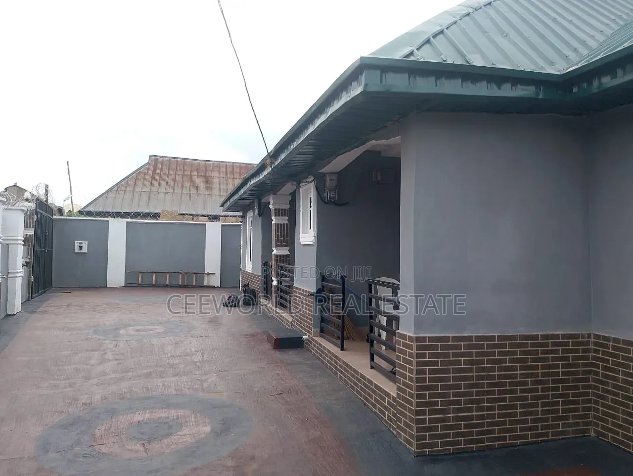3bdrm Apartment in Oloosa Estate, Akala Express for rent in Akala Express