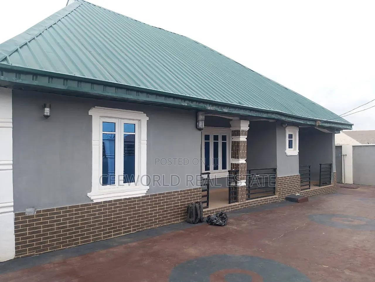 3bdrm Apartment in Oloosa Estate, Akala Express for rent in Akala Express
