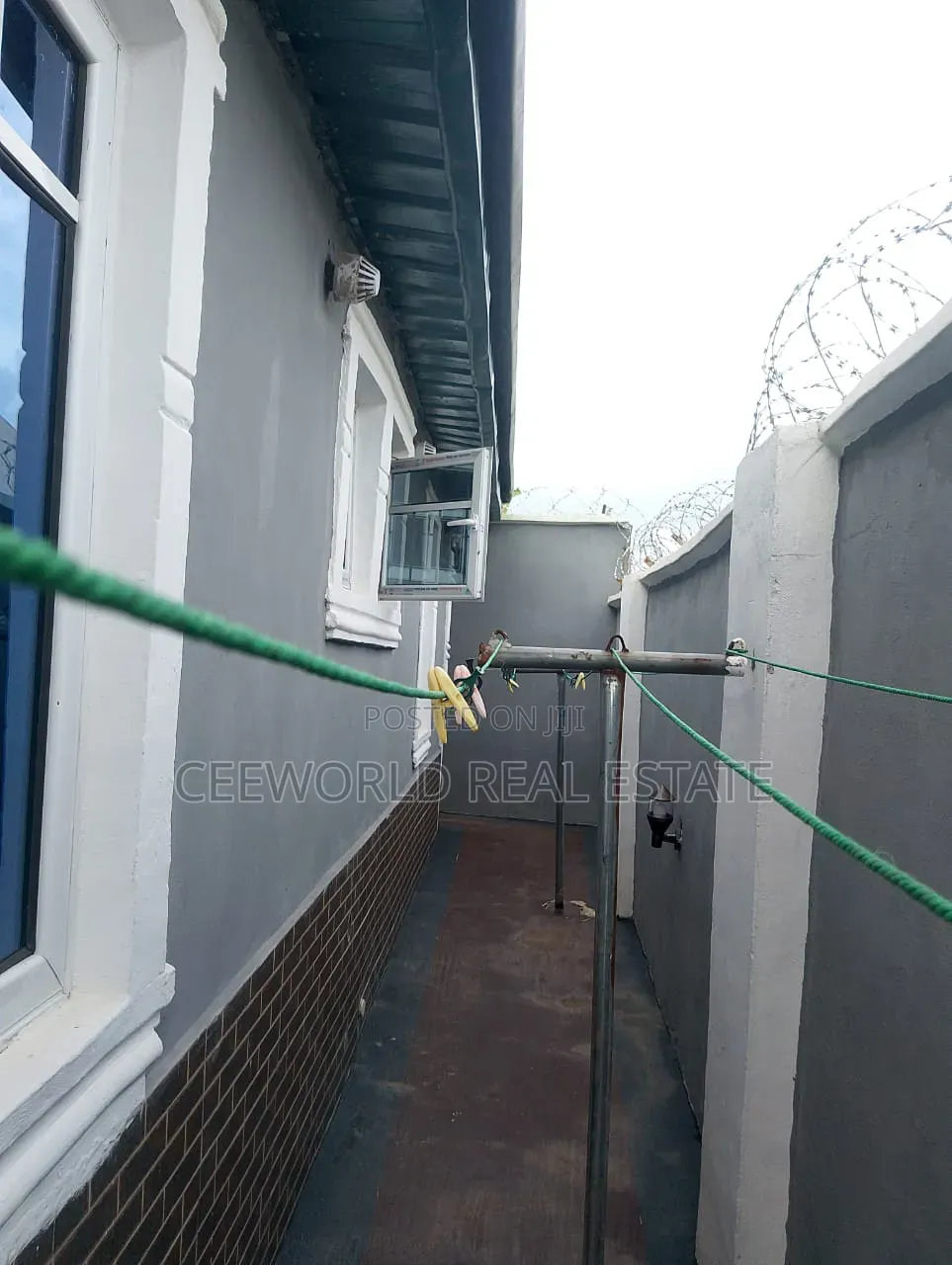 3bdrm Apartment in Oloosa Estate, Akala Express for rent in Akala Express