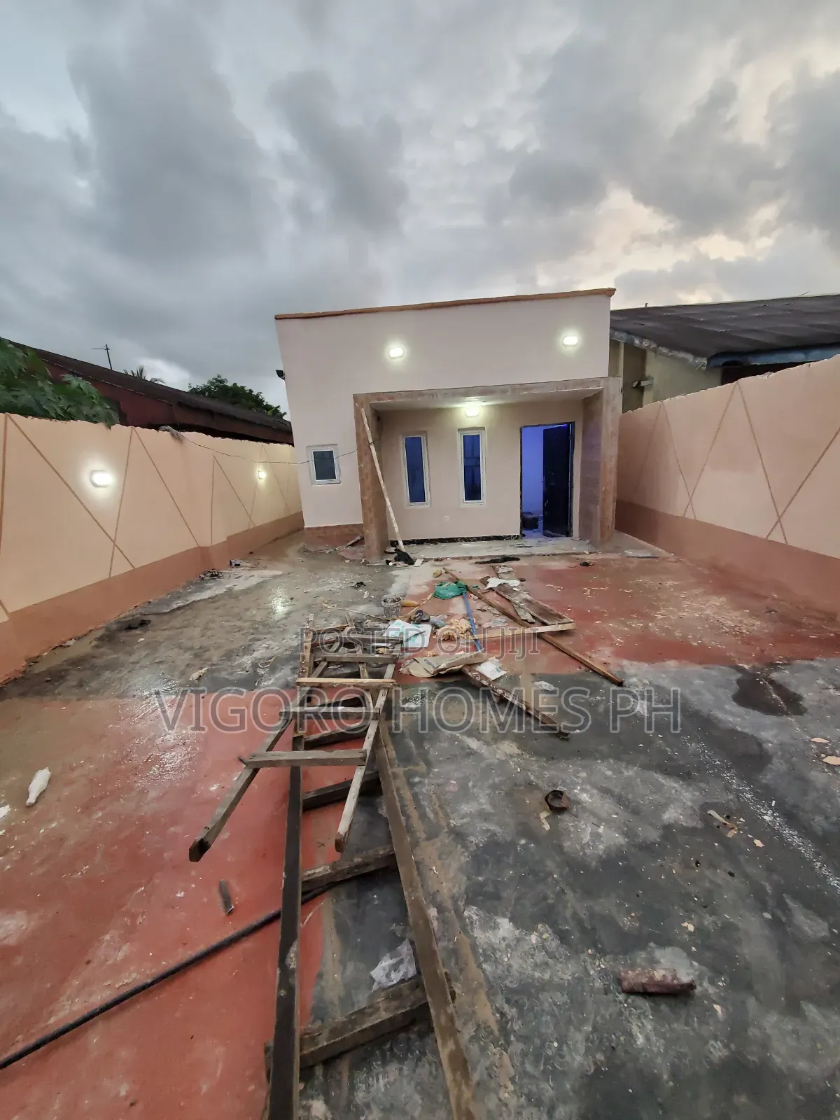 2bdrm Bungalow in Eneka Link Road, Port-Harcourt for sale in Port-Harcourt