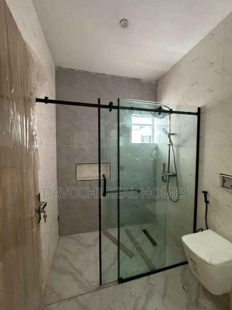 1bdrm Apartment in Ikate for sale in Ikate