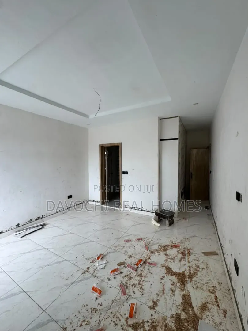 3bdrm Apartment in Ikate for sale in Ikate