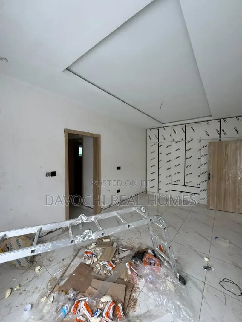 3bdrm Apartment in Ikate for sale in Ikate