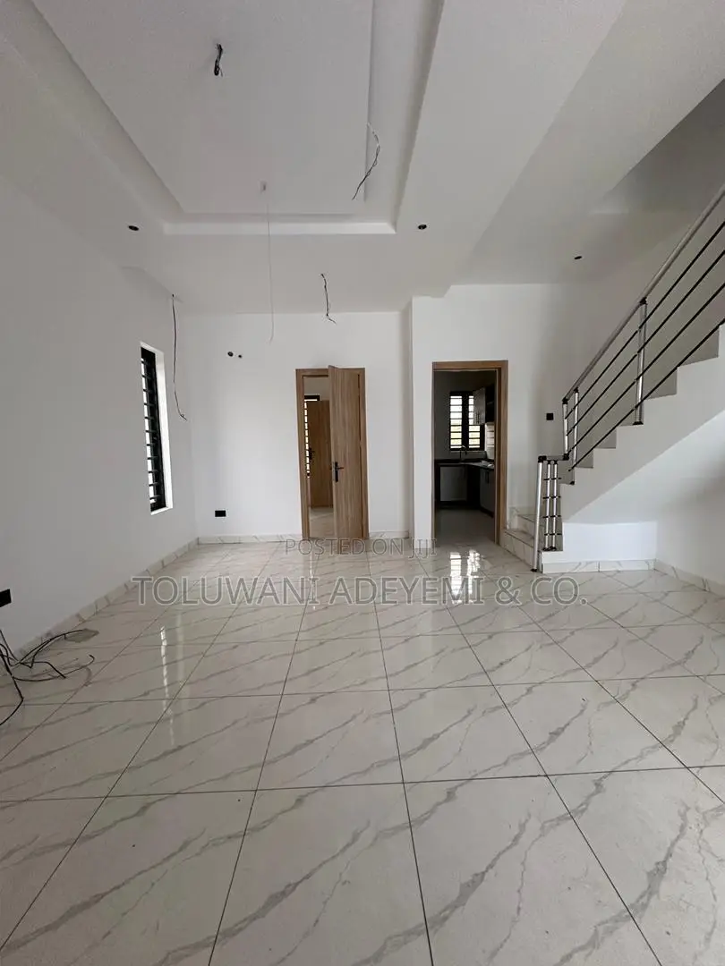 4bdrm House in Ajah, Lekki, Abraham Adesanya Estate for sale in Abraham Adesanya Estate