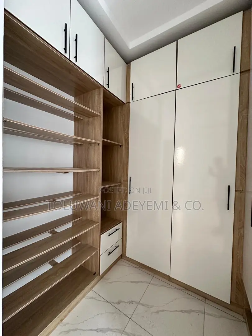 4bdrm House in Ajah, Lekki, Abraham Adesanya Estate for sale in Abraham Adesanya Estate