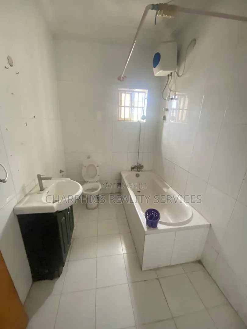 3bdrm Apartment in Lekki Phase 1 for rent in Lekki Phase 1