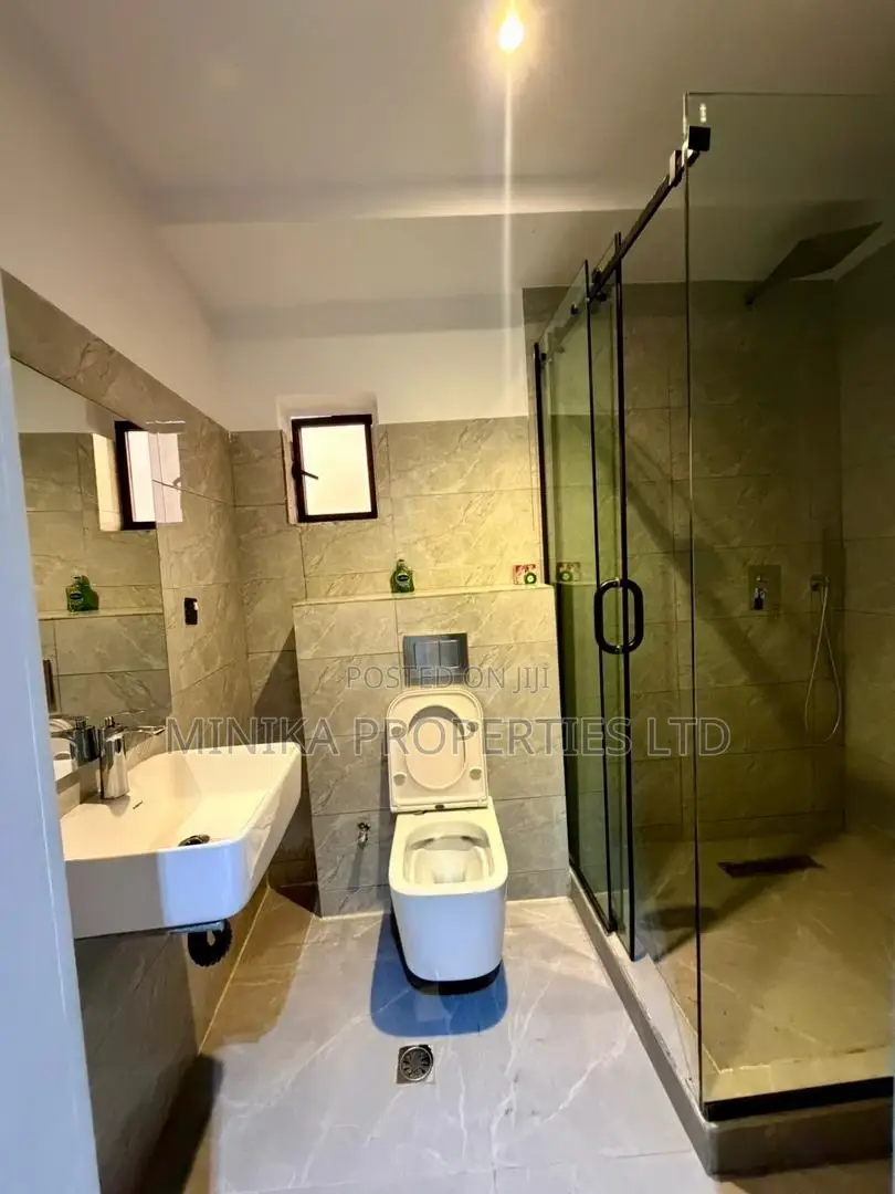 Clean 2 Bedroom Mansionate in Lekki Phase 1 in Lekki Phase 1